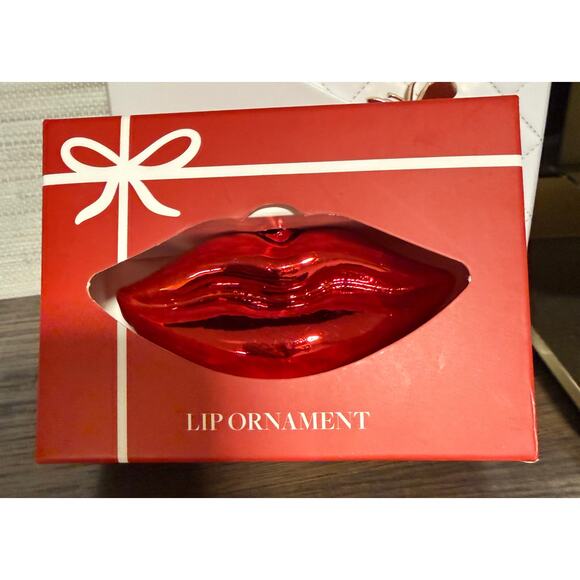 Unbranded Other - Lip Ornament - Red Approx 3.5 x 2 inches - NEW IN BOX